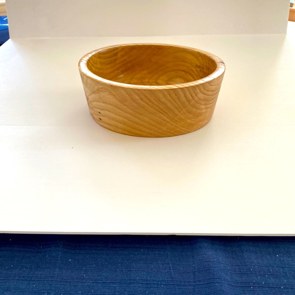 Ash hand turned bowl 9”x 3”. Treated with Watco Butcher Block Oil and Stain .